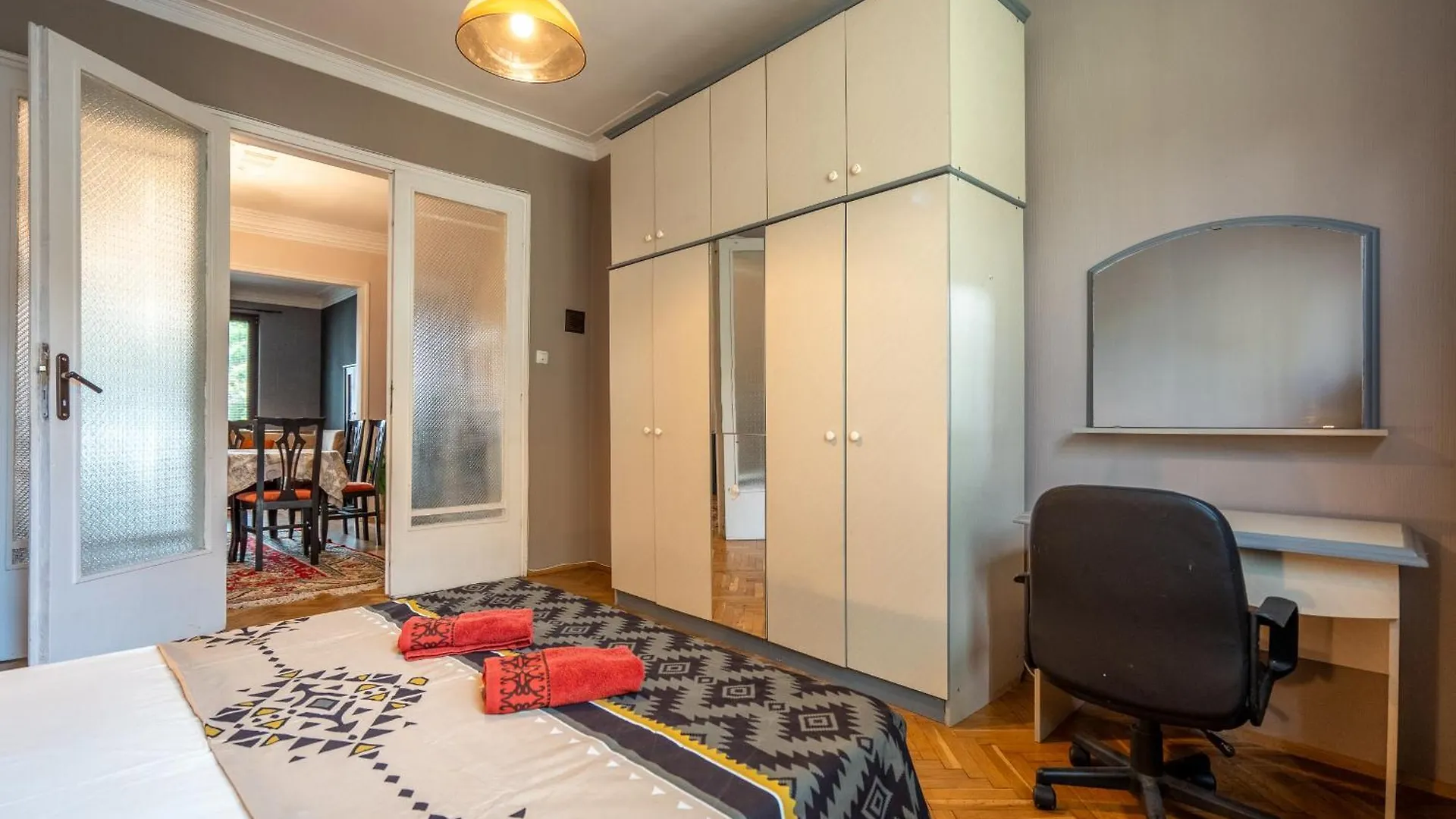 2Bdr Retro Coziness Apartment Sofia Bulgaria