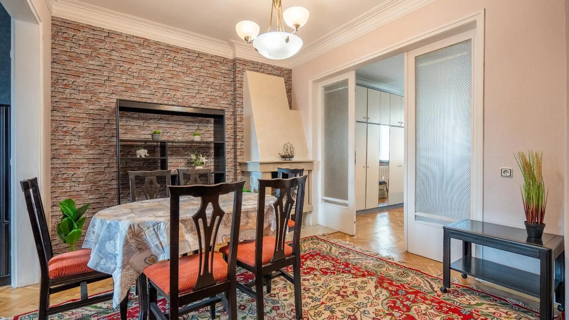 2Bdr Retro Coziness Apartment Sofia Bulgaria