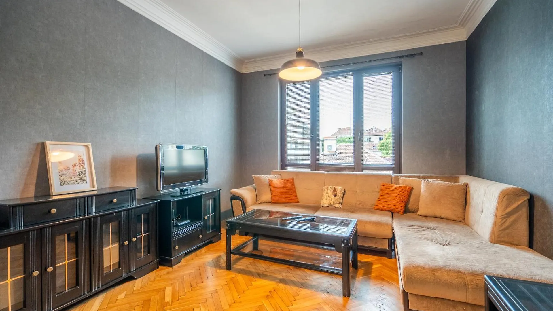 2Bdr Retro Coziness Apartment Sofia