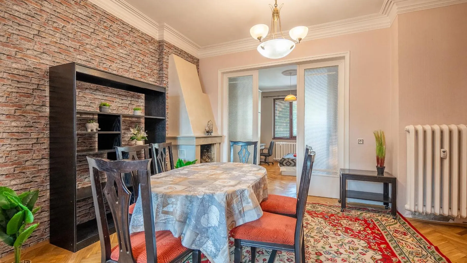 2Bdr Retro Coziness Apartment Sofia