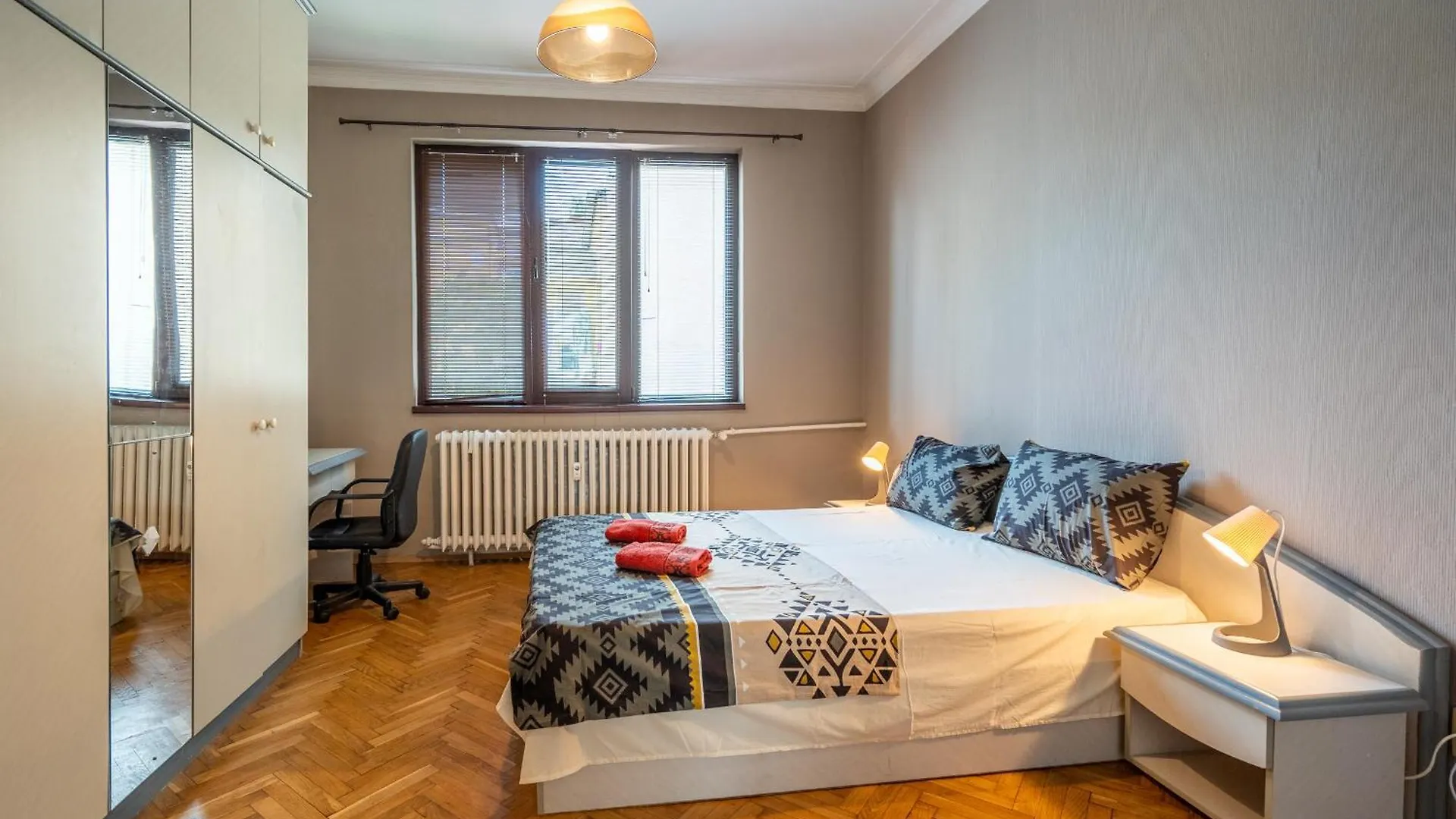 2Bdr Retro Coziness Apartment Sofia
