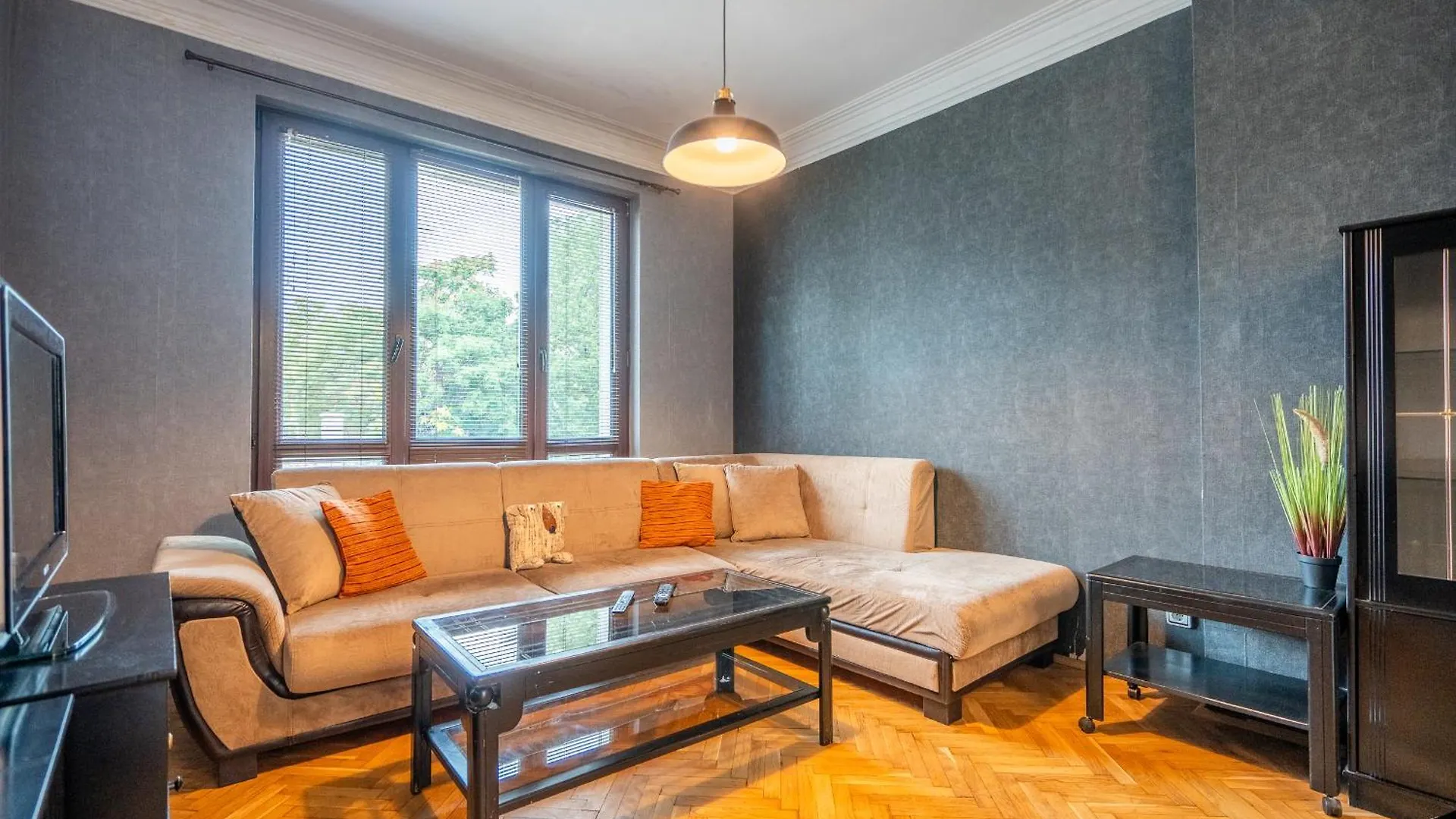 2Bdr Retro Coziness Apartment Sofia