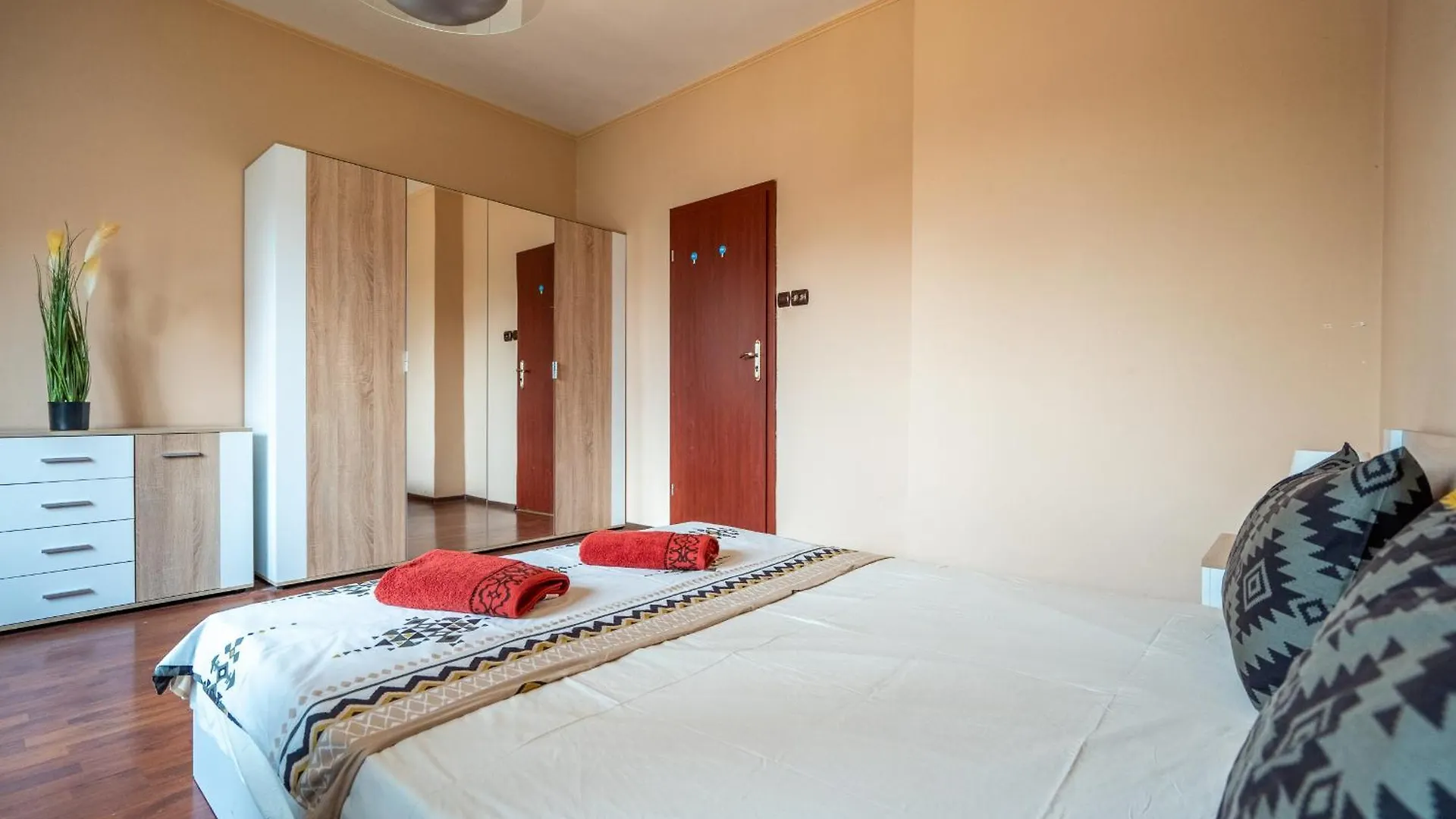 2Bdr Retro Coziness Apartment Sofia Bulgaria