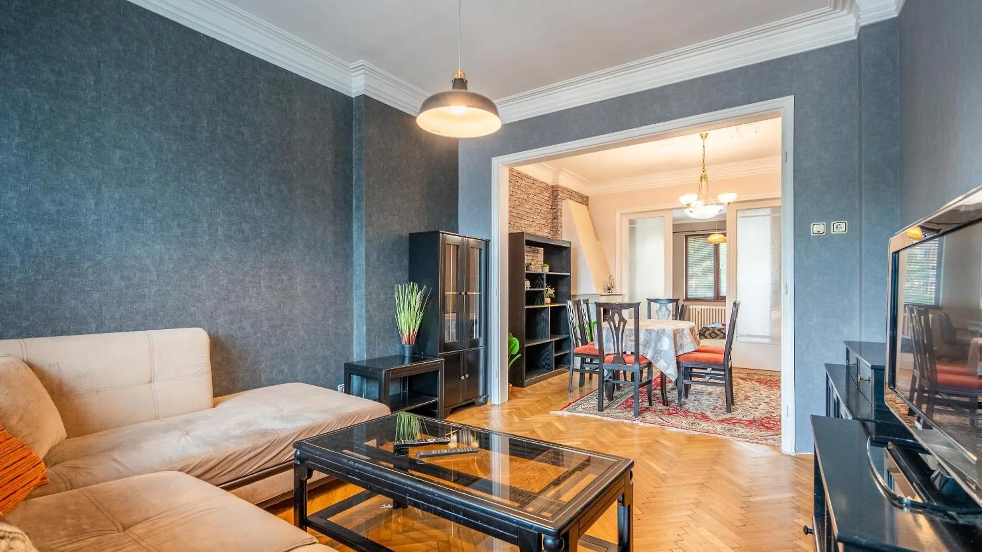 2Bdr Retro Coziness Apartment Sofia