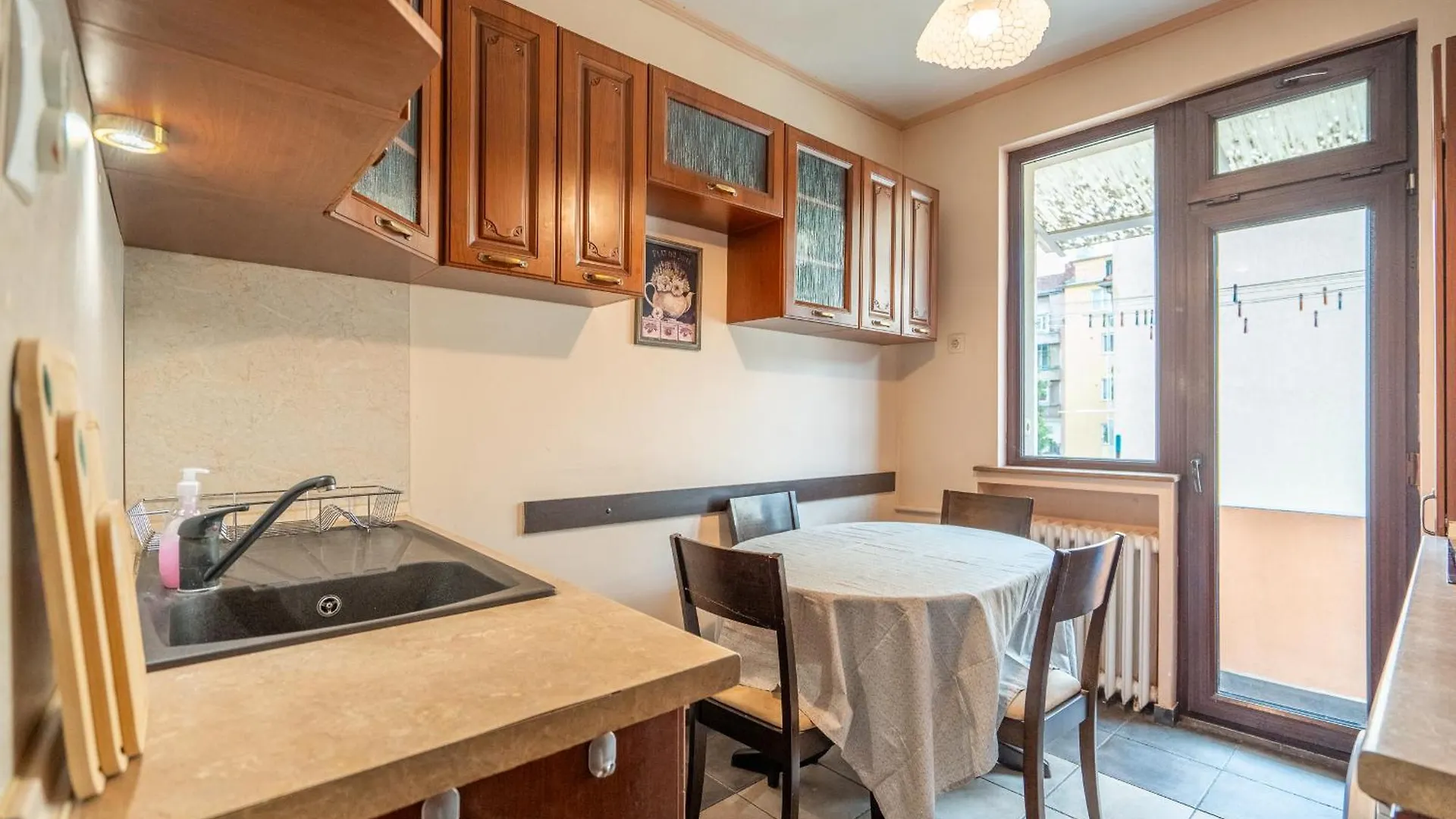 2Bdr Retro Coziness Apartment Sofia