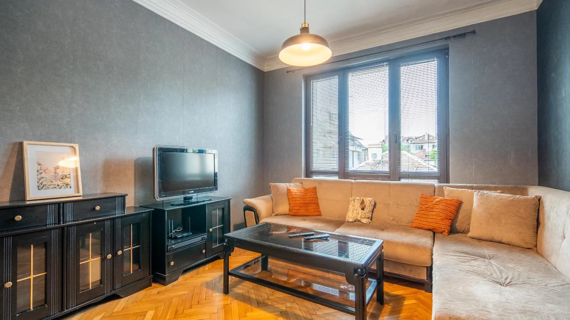 2Bdr Retro Coziness Apartment Sofia Bulgaria