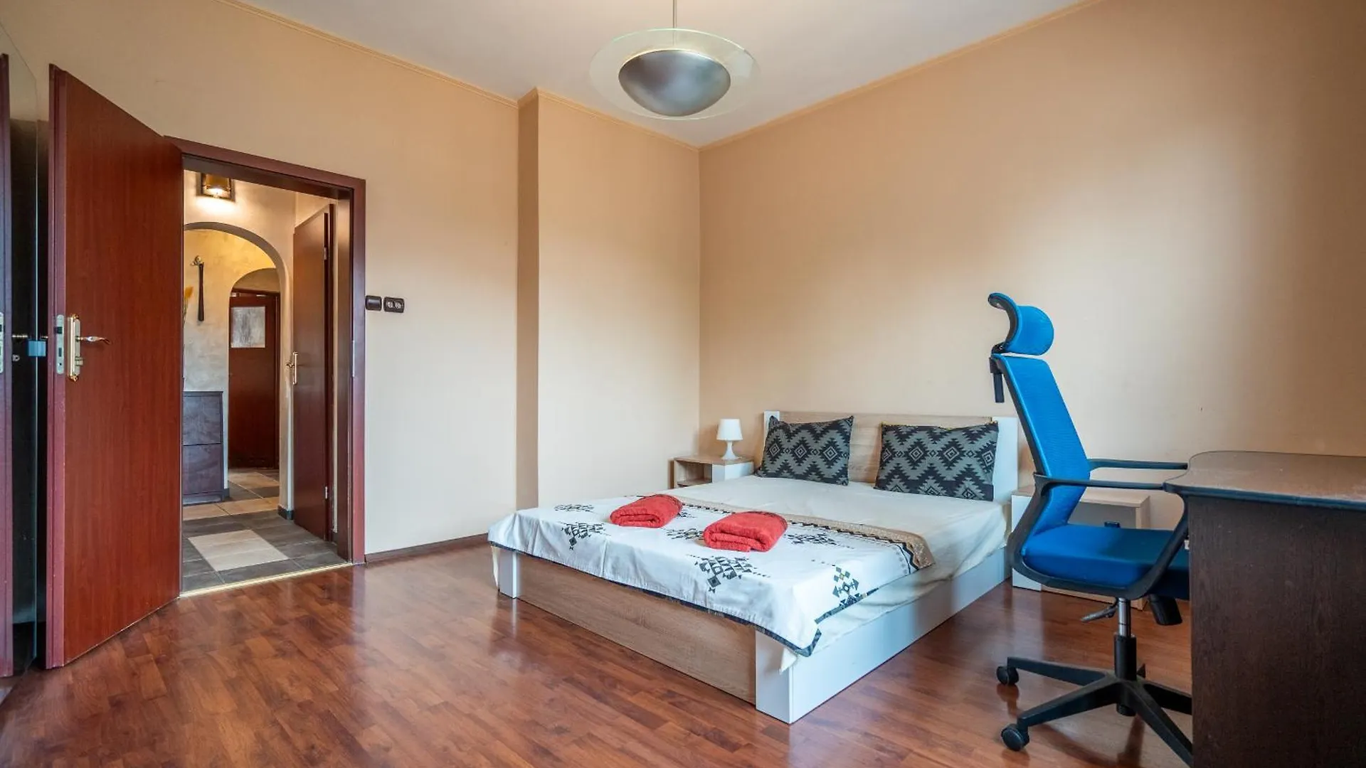 2Bdr Retro Coziness Apartment Sofia